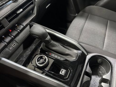 Used 2023 Chevrolet Colorado Trail Boss w/ Technology Package image 18