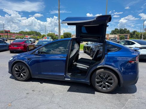 Used 2023 Tesla Model X AWD/4WD image 8