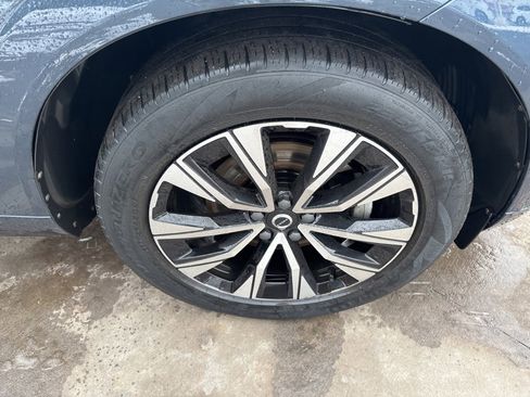 Certified 2023 Volvo XC60 B5 Plus w/ Climate Package image 12