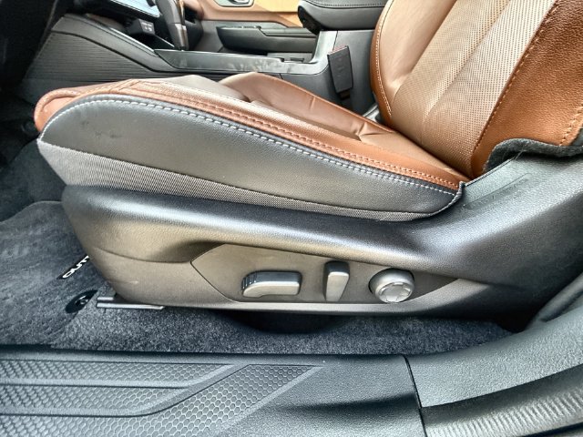Certified 2026 Subaru Outback Touring AWD/4WD image 12