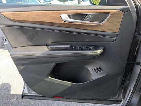 Used 2025 Volkswagen Atlas SE image 11