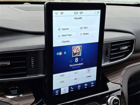 Used 2023 Ford Explorer Limited w/ Limited Technology Package image 18