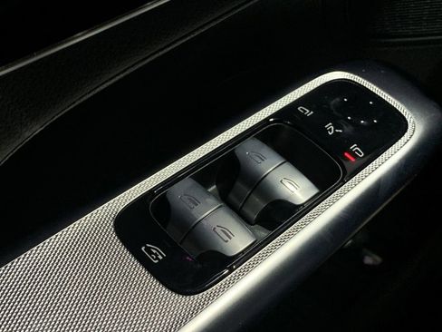 New 2025 Mercedes-Benz GLC 350e 4MATIC image 9