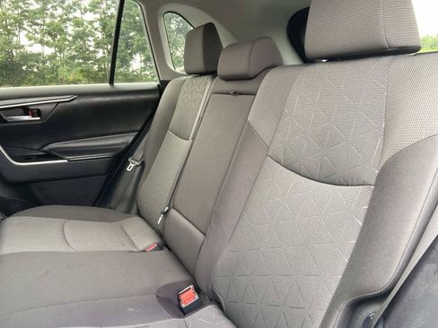 Used 2021 Toyota RAV4 XLE FWD image 12