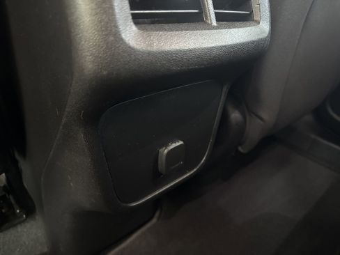 Used 2018 Chevrolet Equinox LT image 15