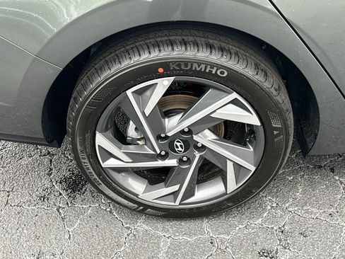 Certified 2025 Hyundai Elantra SEL w/ Cargo Package image 17