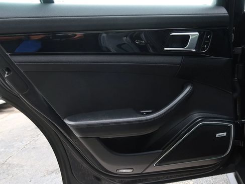 Used 2018 Porsche Panamera 4S image 53