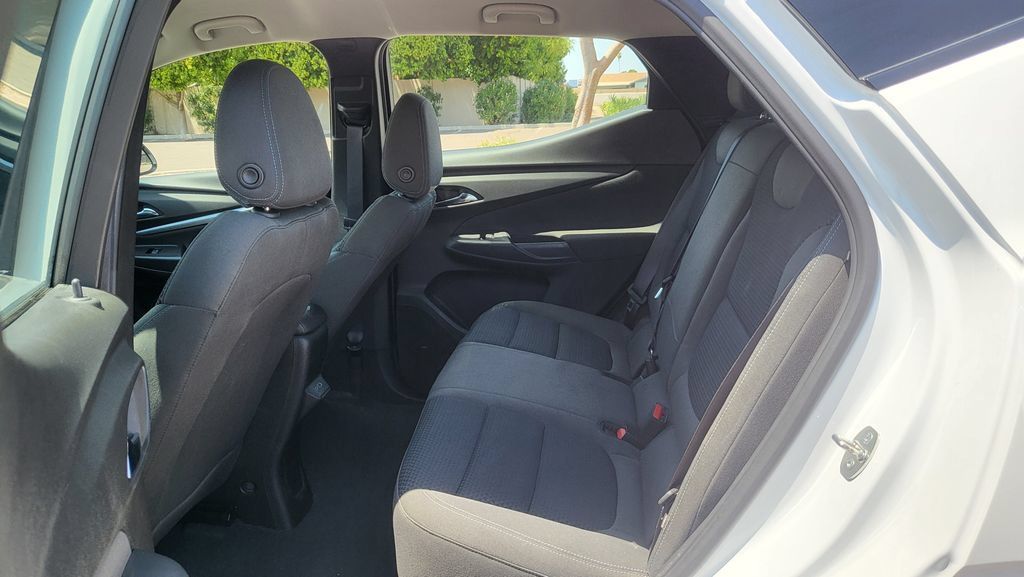 Used 2023 Chevrolet Bolt EUV LT FWD image 24