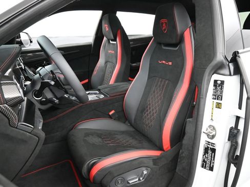 Used 2024 Lamborghini Urus Performante image 5
