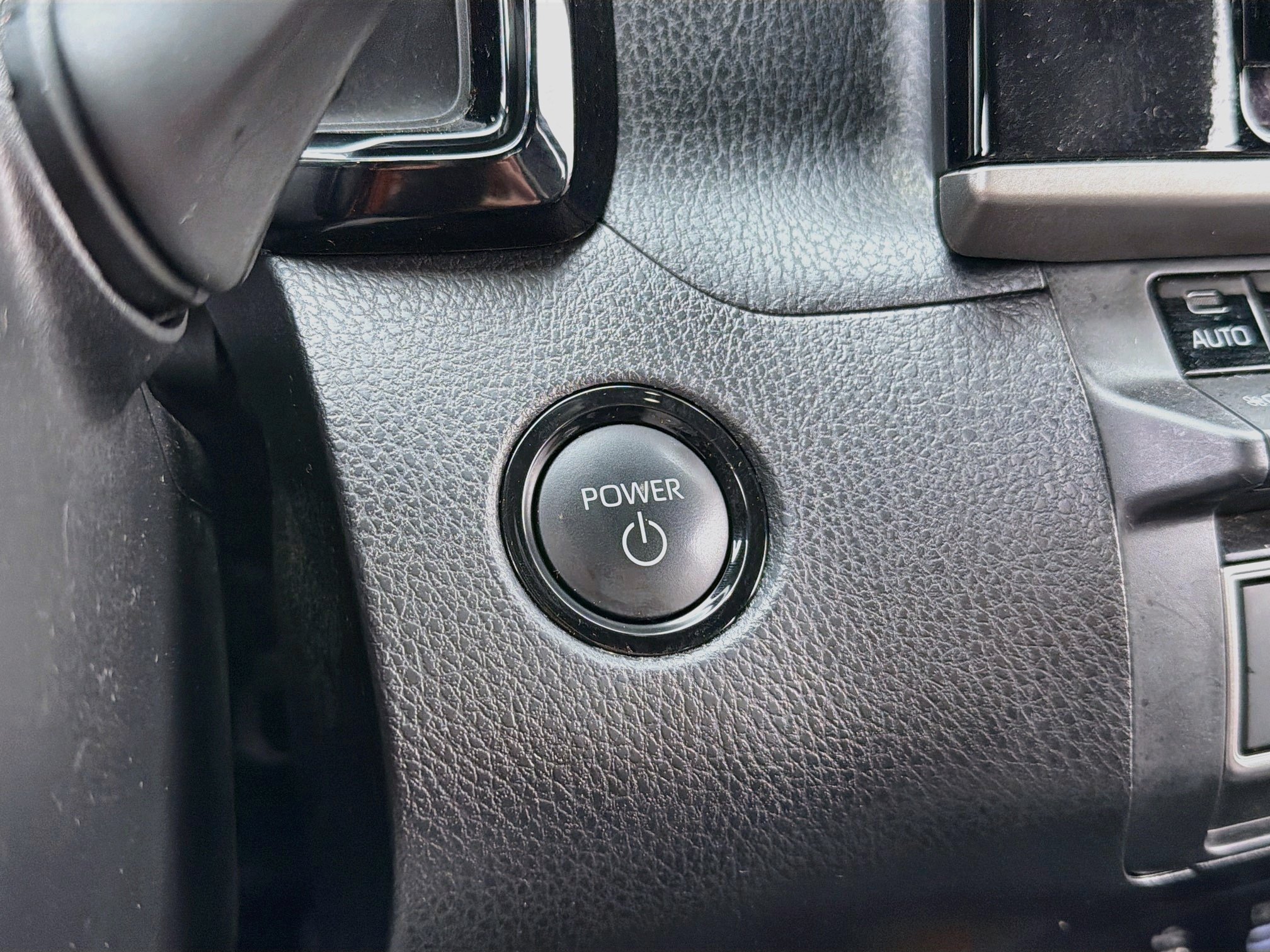 Certified 2025 Toyota Camry SE FWD image 14