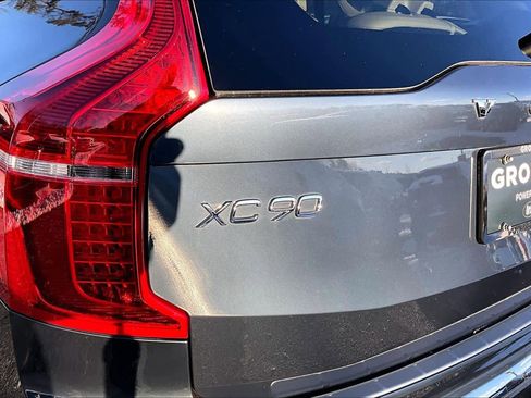 Certified 2024 Volvo XC90 B6 Ultimate w/ Protection Package Premier image 31