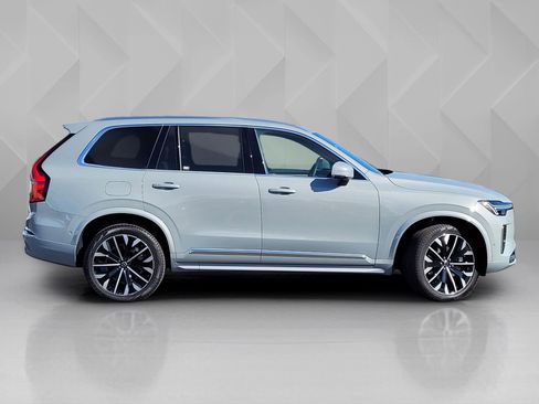 Certified 2025 Volvo XC90 T8 Plus image 7