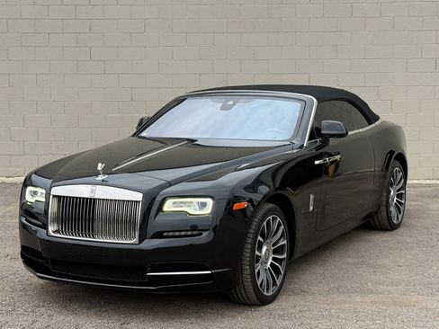 Used 2018 Rolls-Royce Dawn RWD image 2