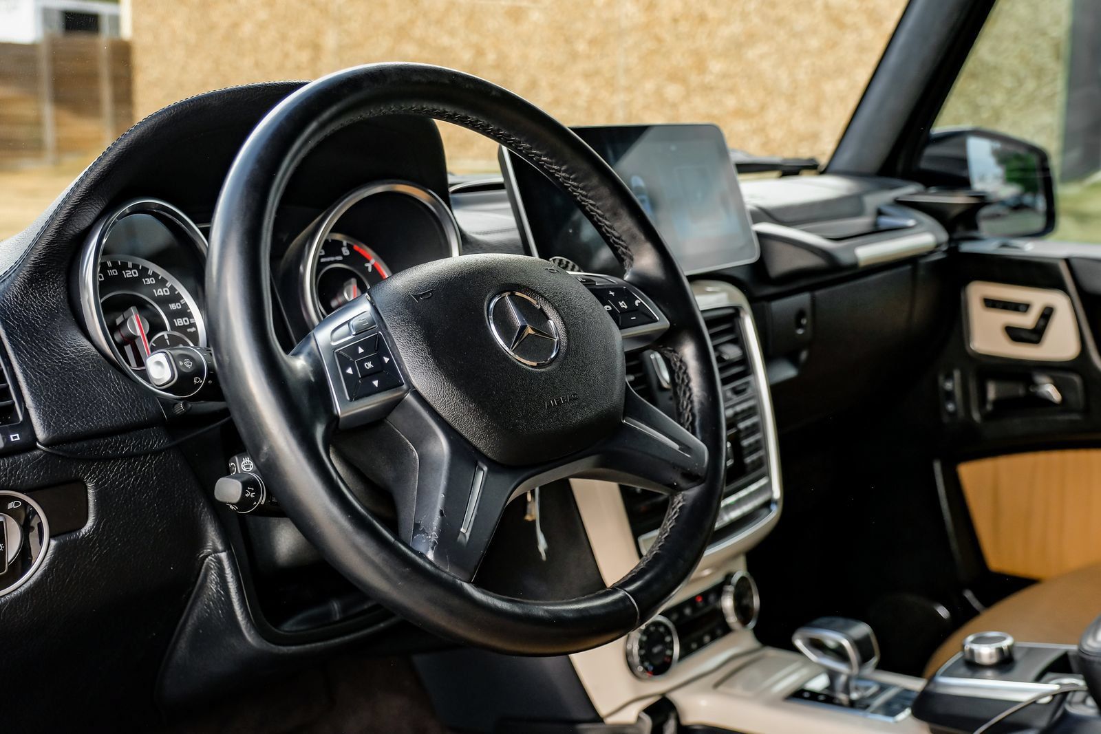 Used 2013 Mercedes-Benz G 63 AMG 4MATIC image 16