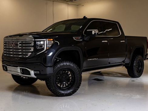 Used 2023 GMC Sierra 1500 Denali AWD/4WD image 5