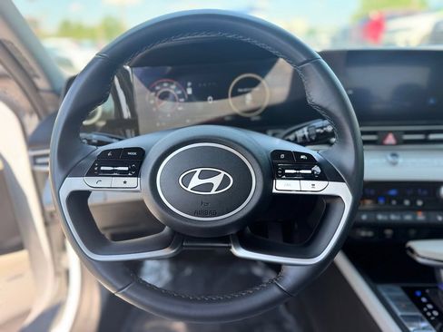 Used 2024 Hyundai Elantra Limited FWD image 13