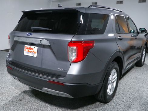 Used 2021 Ford Explorer XLT w/ Equipment Group 202A AWD/4WD image 7