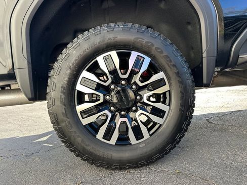 Used 2025 GMC Sierra 2500 Denali Ultimate image 18