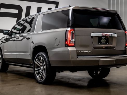 Used 2019 GMC Yukon XL Denali w/ Denali Ultimate Package RWD image 31