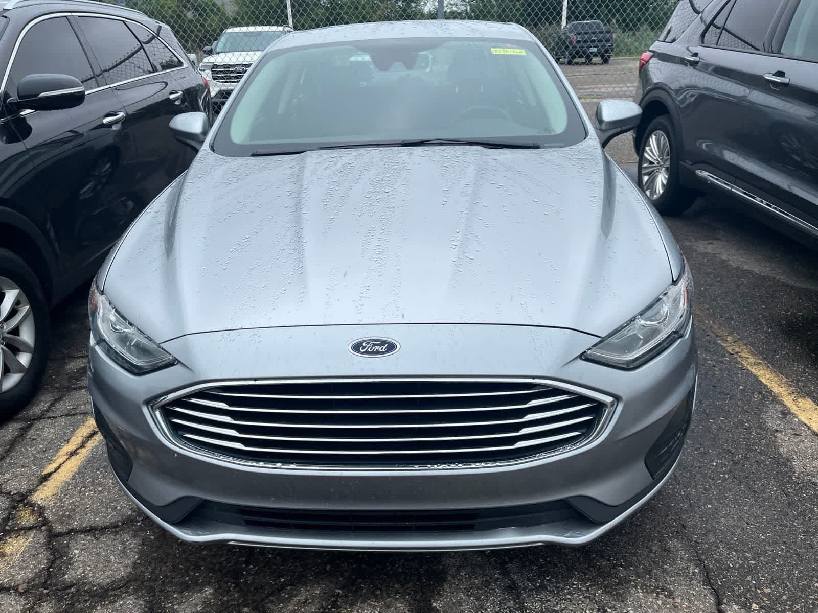 Used 2020 Ford Fusion SE FWD image 21