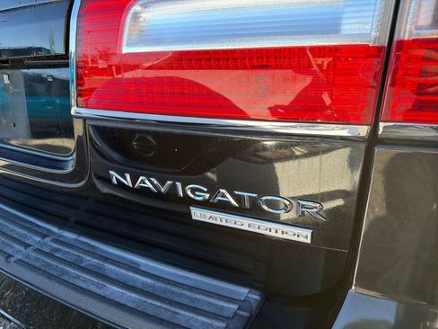 Used 2013 Lincoln Navigator L 2WD image 14