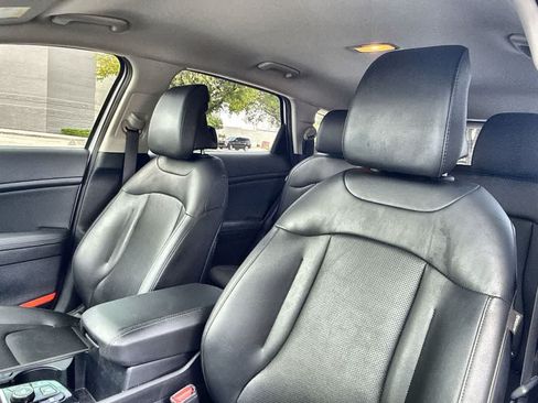 Certified 2025 Kia Sportage EX FWD image 14