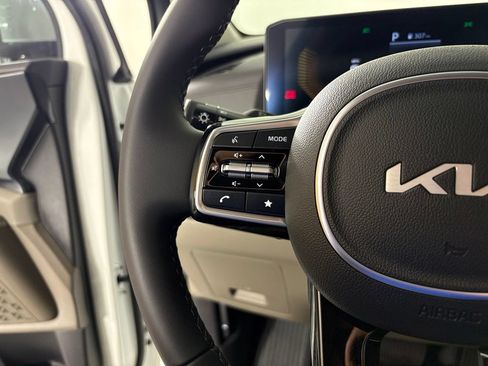 New 2026 Kia Carnival FWD image 20