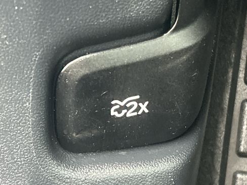 Used 2024 Ford Escape ST-Line image 18