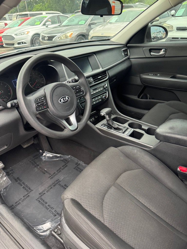 Used 2017 Kia Optima LX w/ Convenience Plus Package FWD image 8