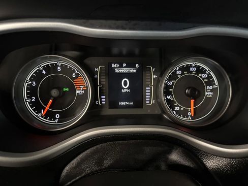 Used 2018 Jeep Cherokee Latitude Plus w/ Cold Weather Group image 71