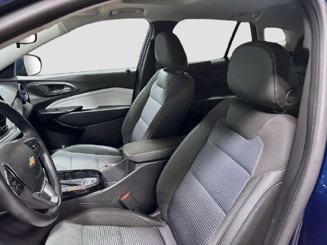 Used 2024 Chevrolet Trax LT w/ Sunroof Package FWD image 17