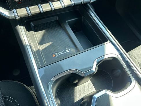 New 2026 GMC Acadia Elevation image 28