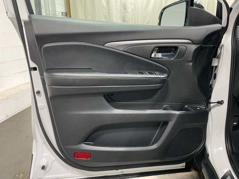 Used 2024 Honda Ridgeline Sport image 8