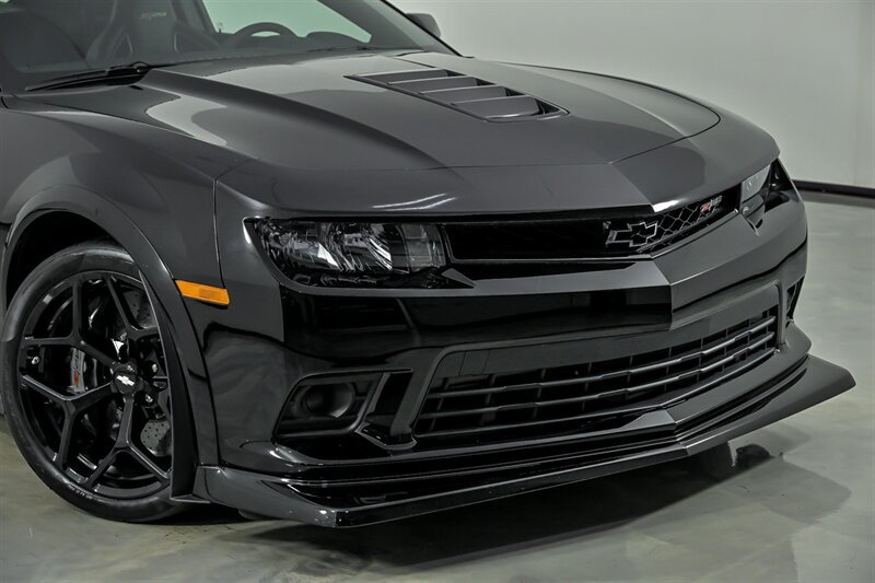 Used 2015 Chevrolet Camaro Z/28 RWD image 3