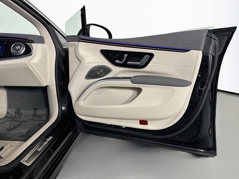 Used 2023 Mercedes-Benz EQS 580 4MATIC Sedan image 23