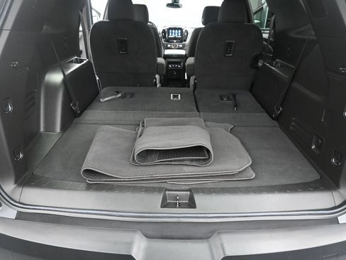 Used 2023 Chevrolet Traverse LT AWD/4WD image 40