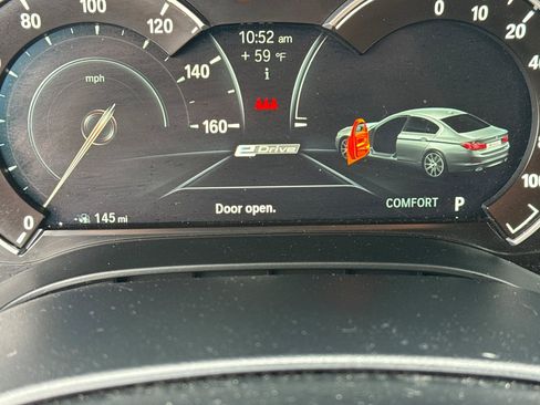 Used 2018 BMW 530e RWD image 23