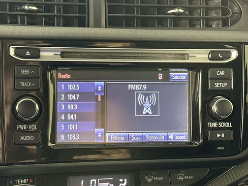 Used 2016 Toyota Prius C Two image 22