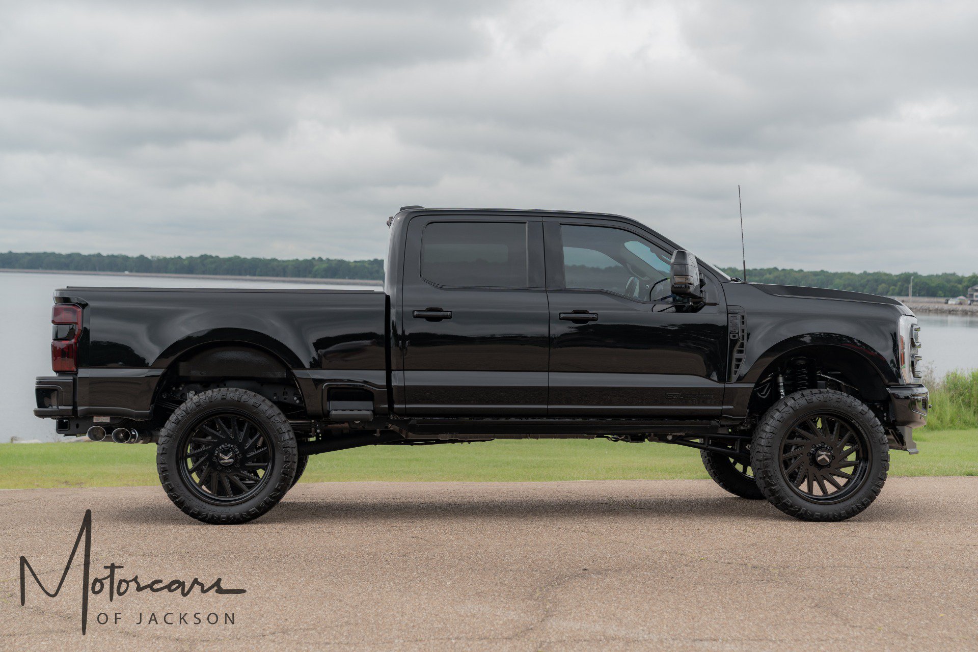 Used 2025 Ford F250 Platinum w/ Platinum Plus Package AWD/4WD image 5