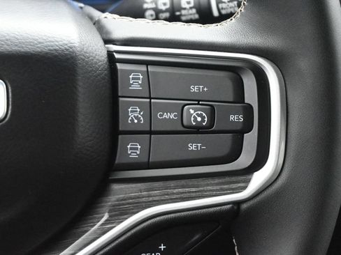 Used 2022 Jeep Wagoneer Series II RWD image 9