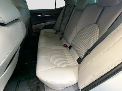 Used 2022 Toyota Camry SE FWD image 13