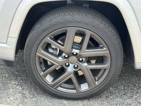 Used 2024 Jeep Compass Limited w/ High Altitude Package AWD/4WD image 9