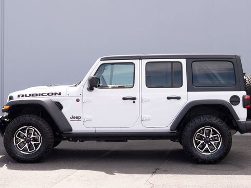 Used 2024 Jeep Wrangler Unlimited Rubicon w/ Technology Group AWD/4WD image 24