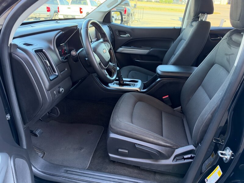 Used 2018 Chevrolet Colorado LT w/ Redline Special Edition RWD image 16