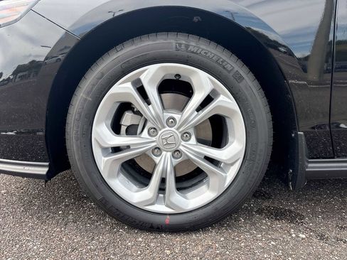 Used 2025 Honda Accord LX image 17