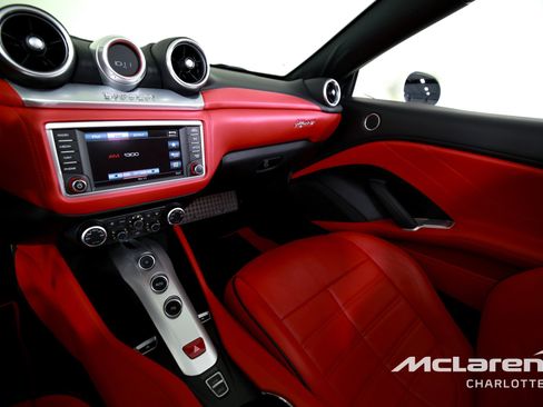 Used 2017 Ferrari California T image 16