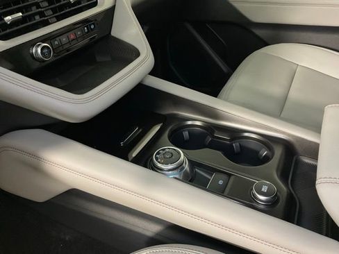 New 2025 Ford Explorer Active w/ Active Comfort Package image 19