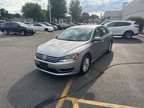 Used 2013 Volkswagen Passat 2.5 S FWD image 4
