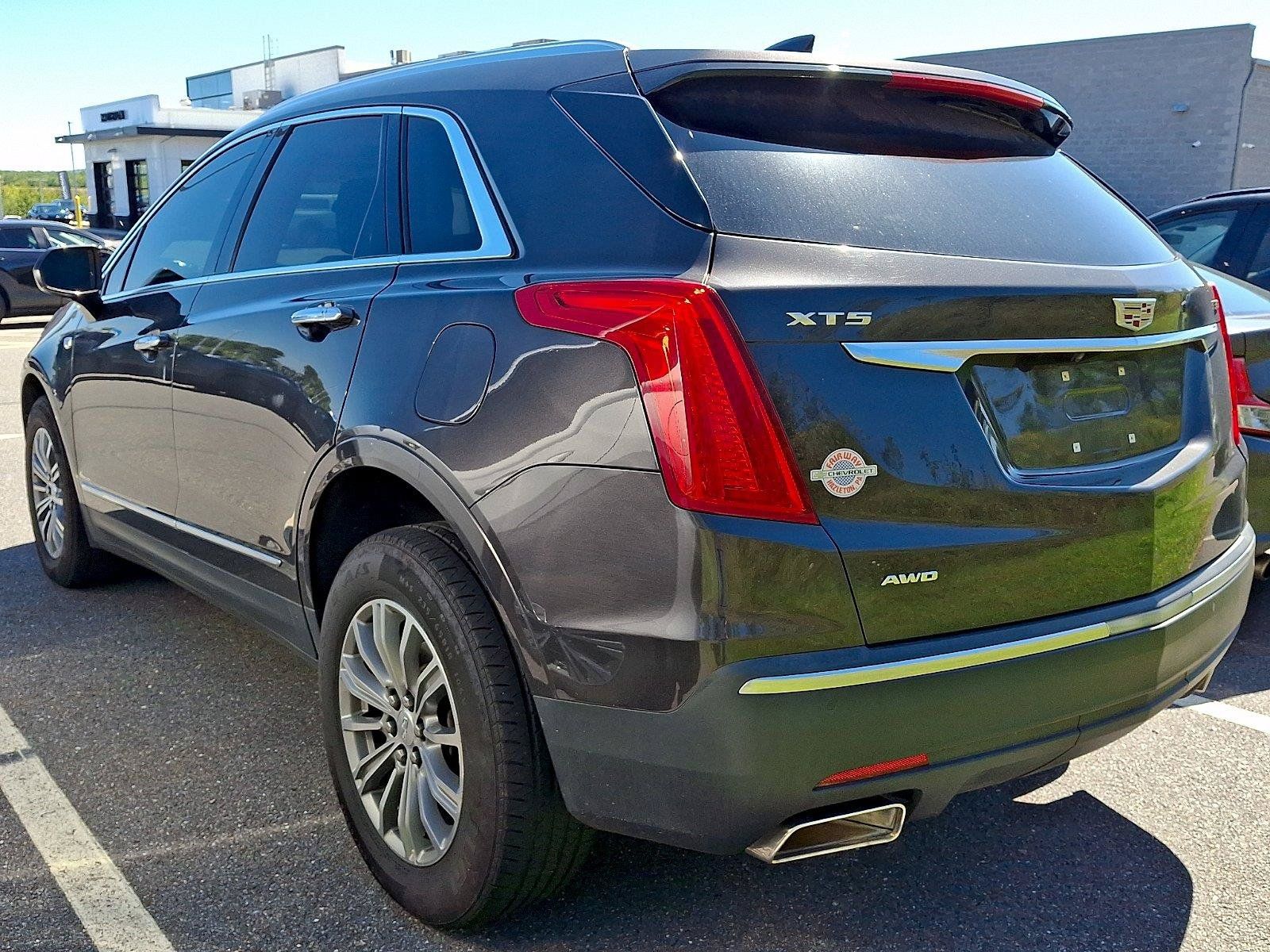 Used 2017 Cadillac XT5 Luxury w/ Driver Awareness Package AWD/4WD image 2