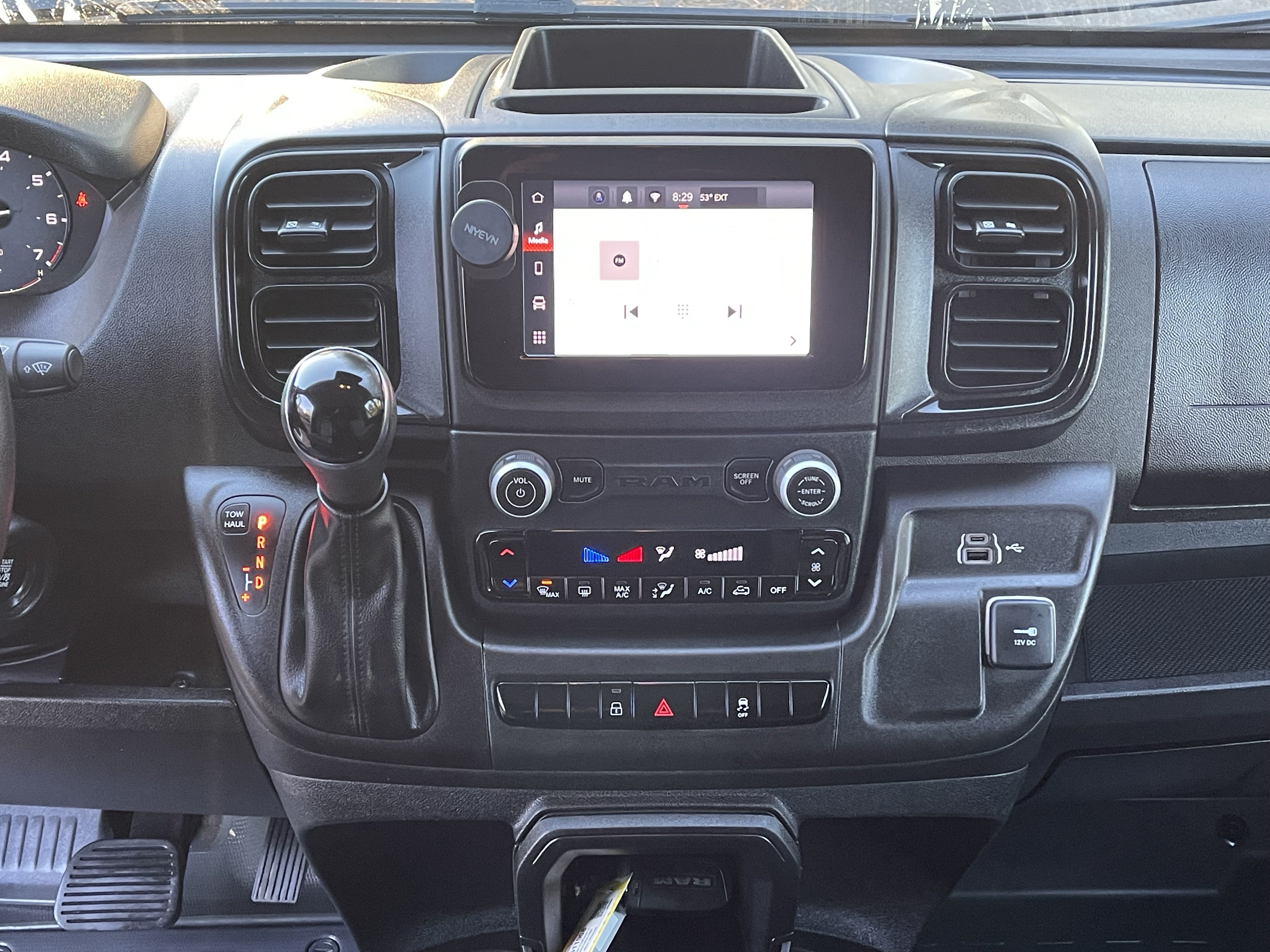 Used 2025 RAM ProMaster 2500 w/ Convenience Group FWD image 19
